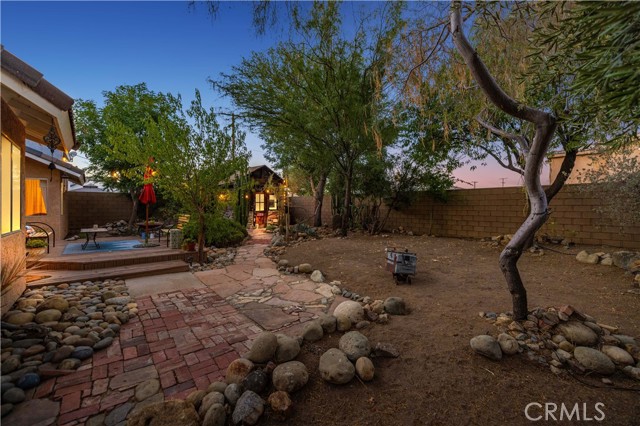 Detail Gallery Image 25 of 27 For 39330 Gainsborough Dr, Palmdale,  CA 93551 - 3 Beds | 2 Baths