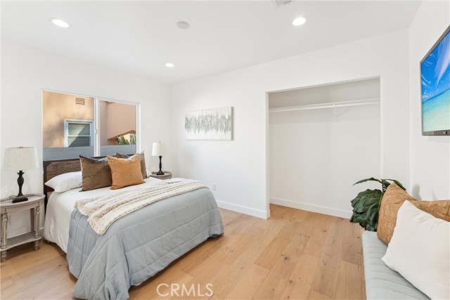 3945 S Norton Avenue, Los Angeles CA: https://media.crmls.org/medias/8ab184ea-26ee-418c-a356-36cee8c37548.jpg