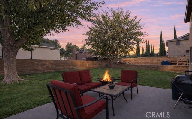 Detail Gallery Image 2 of 46 For 28975 Lotusgarden Dr, Canyon Country,  CA 91387 - 4 Beds | 3 Baths