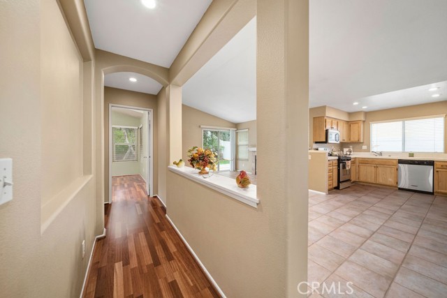 Detail Gallery Image 18 of 40 For 820 Autumn Ln, Corona,  CA 92881 - 3 Beds | 2 Baths