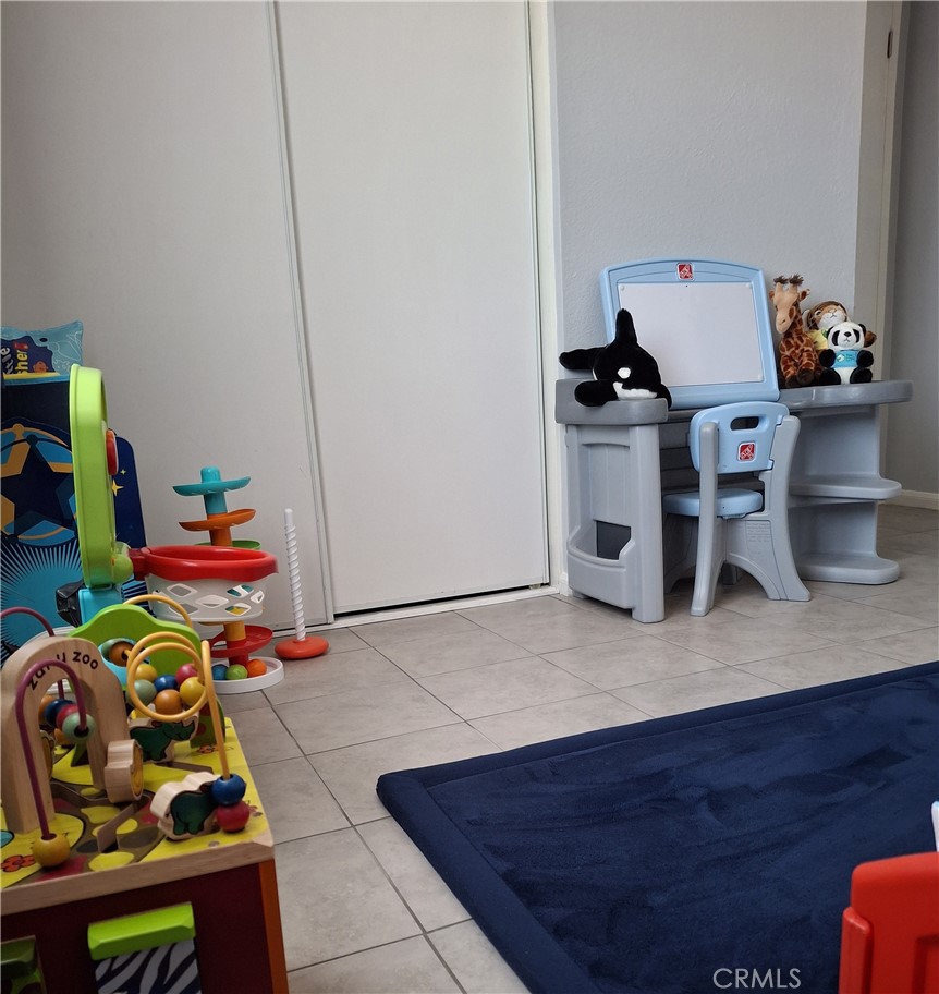 https://media.crmls.org/medias/8ab418f4-d034-44ff-aa8f-edac99b30fcd.jpg?preset=X-Large