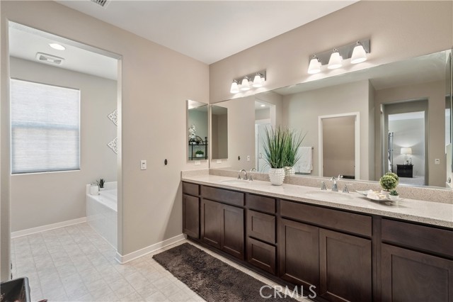 32744 Presidio Hills Lane, Winchester CA: https://media.crmls.org/medias/8ab479f6-9382-443e-ac30-0669cdc3b184.jpg