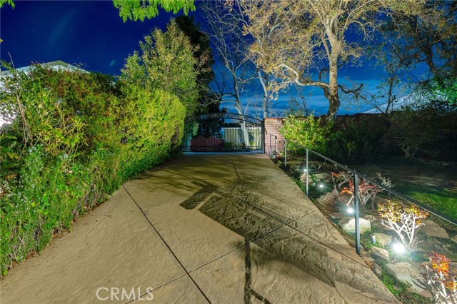 Detail Gallery Image 39 of 41 For 23925 Crosson Dr, Woodland Hills,  CA 91367 - 4 Beds | 4 Baths