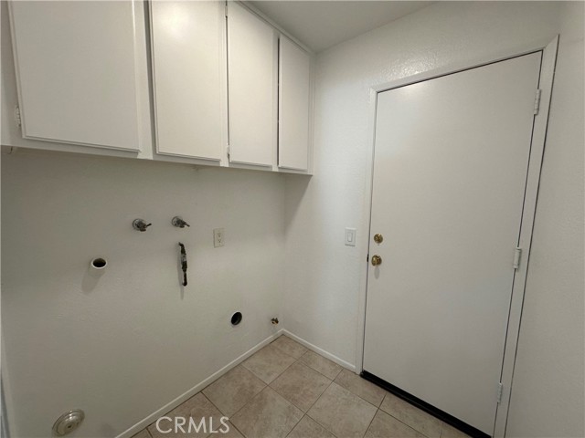 Detail Gallery Image 12 of 34 For 2211 Carob, Tustin,  CA 92782 - 3 Beds | 2/1 Baths