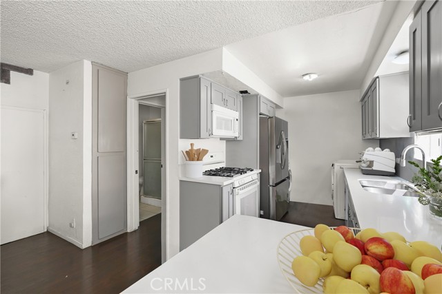 Detail Gallery Image 5 of 11 For 25834 Cypress St, Lomita,  CA 90717 - – Beds | – Baths
