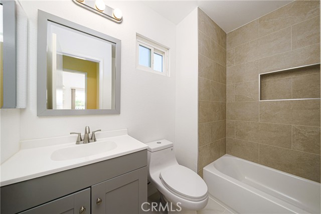 22822 Via Octavo, Mission Viejo CA: https://media.crmls.org/medias/8ab65878-e09a-4b26-aa08-956b9ae26346.jpg