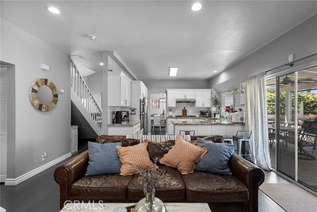 Detail Gallery Image 18 of 45 For 22565 Pecan Pl, Saugus,  CA 91390 - 4 Beds | 2/1 Baths