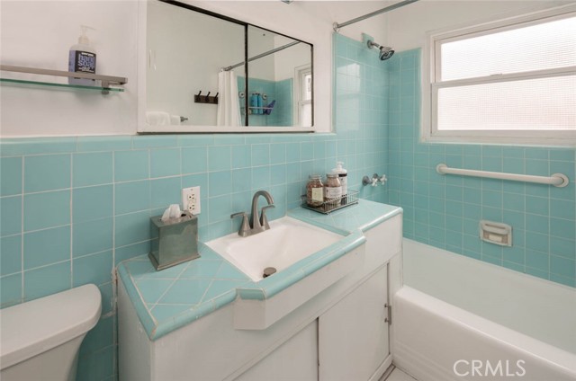 2412 Ardmore Avenue, Manhattan Beach, California 90266, 2 Bedrooms Bedrooms, ,1 BathroomBathrooms,Residential,Sold,Ardmore,SB22157463