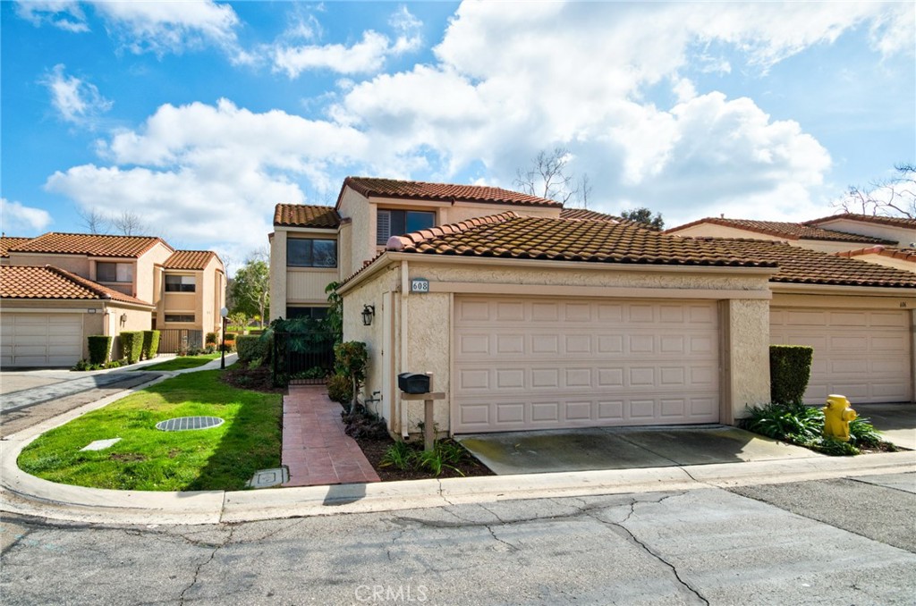 608 Inverness Court, Fullerton, CA 92835