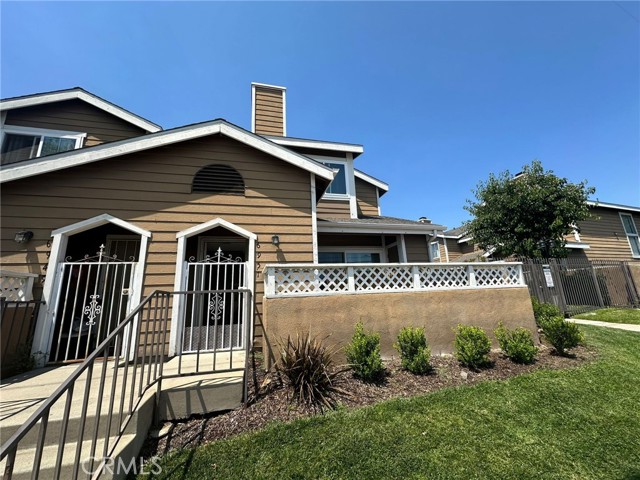 Detail Gallery Image 1 of 21 For 6951 E Gage Ave, Commerce,  CA 90040 - 2 Beds | 2/1 Baths