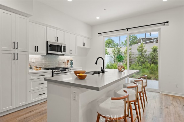 Detail Gallery Image 10 of 42 For 937 E Wonder Lane, Glendora,  CA 91740 - 4 Beds | 3 Baths