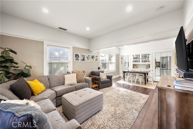 Detail Gallery Image 3 of 42 For 236 W 1st St, San Dimas,  CA 91773 - 3 Beds | 2 Baths