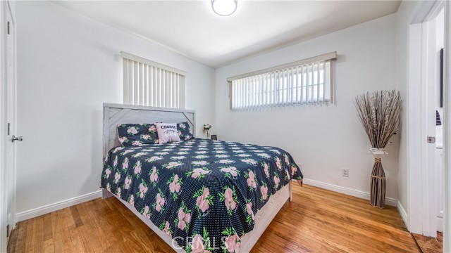 16053 Devonshire Street, Granada Hills CA: https://media.crmls.org/medias/8aba36d8-a245-4f67-88f1-04b36266ea25.jpg