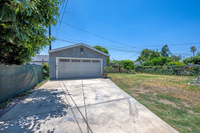 328 Joella Street, Monrovia CA: https://media.crmls.org/medias/8aba3cf2-3523-4fcf-b3bb-f24c1d7f6e6b.jpg