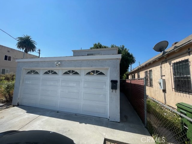 Detail Gallery Image 1 of 11 For 1466 W 35th St, Los Angeles,  CA 90018 - 3 Beds | 2 Baths
