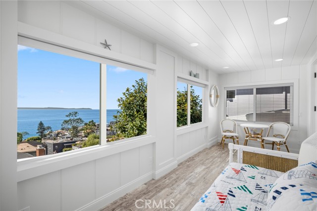 2915 Rounsevel, Laguna Beach CA: https://media.crmls.org/medias/8abb093e-2c48-4ff2-97c9-505021d7b9cc.jpg