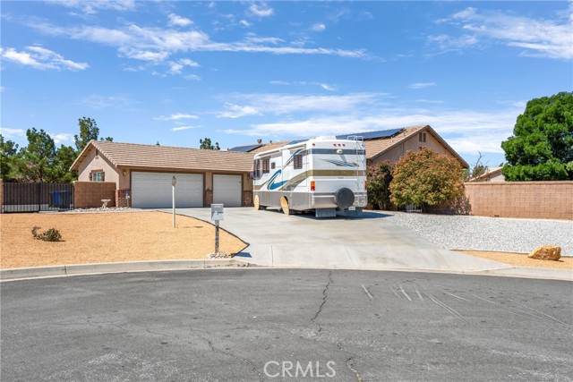 Detail Gallery Image 1 of 36 For 12902 Casco Rd, Apple Valley,  CA 92308 - 3 Beds | 2 Baths