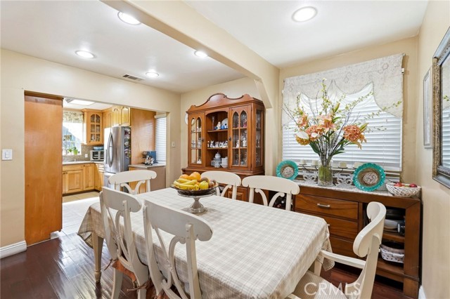Detail Gallery Image 11 of 33 For 18149 Saticoy, Reseda,  CA 91335 - 3 Beds | 2 Baths