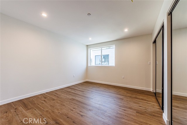 Detail Gallery Image 22 of 24 For 1857 Crenshaw Bld #1/2,  Los Angeles,  CA 90019 - 3 Beds | 3 Baths