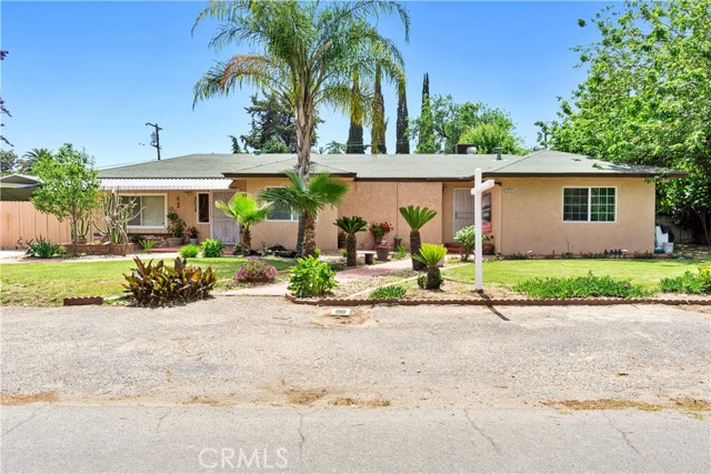 Detail Gallery Image 1 of 1 For 4034 Ralph Ln, Fresno,  CA 93727 - 3 Beds | 2 Baths