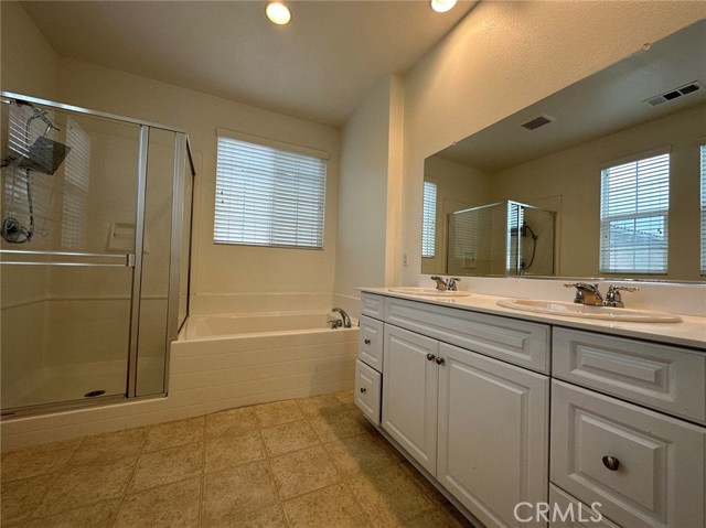 Detail Gallery Image 7 of 16 For 13038 Bramble St, Corona,  CA 92880 - 5 Beds | 3/1 Baths