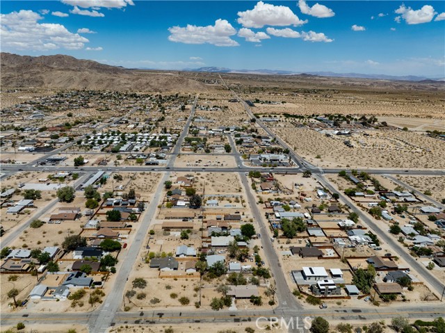 62008 Mountain View Circle, Joshua Tree CA: https://media.crmls.org/medias/8abbdb52-20d0-4c25-9f66-024138f14289.jpg
