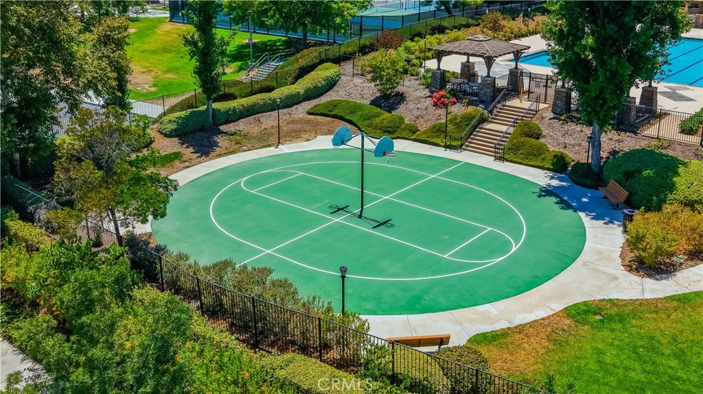 https://media.crmls.org/medias/8abc0b51-4557-4ba5-848f-6897e6084bc2.jpg?preset=X-Large