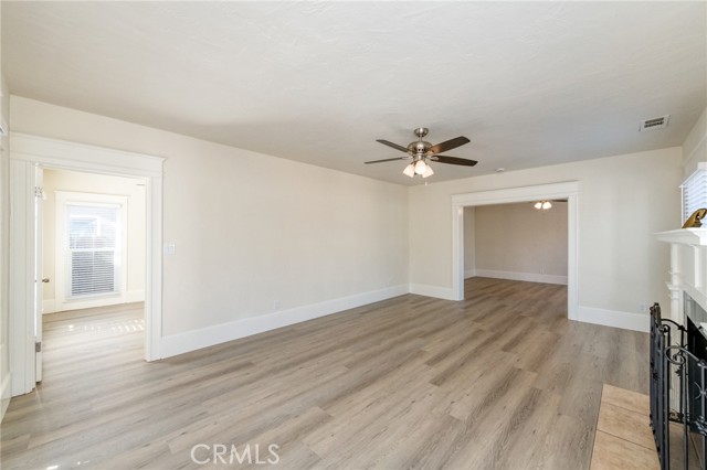 Detail Gallery Image 6 of 41 For 701 E Clinton, Fresno,  CA 93704 - 3 Beds | 1 Baths