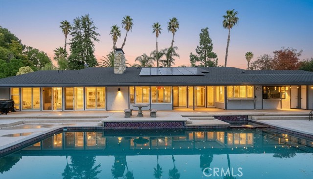 Detail Gallery Image 2 of 56 For 2110 Hathaway, Riverside,  CA 92506 - 4 Beds | 3/1 Baths