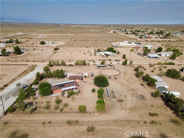 14221 Tumbleweed Road, Phelan CA: https://media.crmls.org/medias/8abd09c9-3c5f-4504-b1e1-6ca3b5cec514.jpg