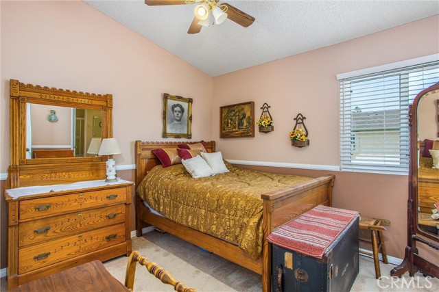 100 Waters Court, Redlands CA: https://media.crmls.org/medias/8abd78f7-fb45-4daf-9134-7102a4eaa889.jpg