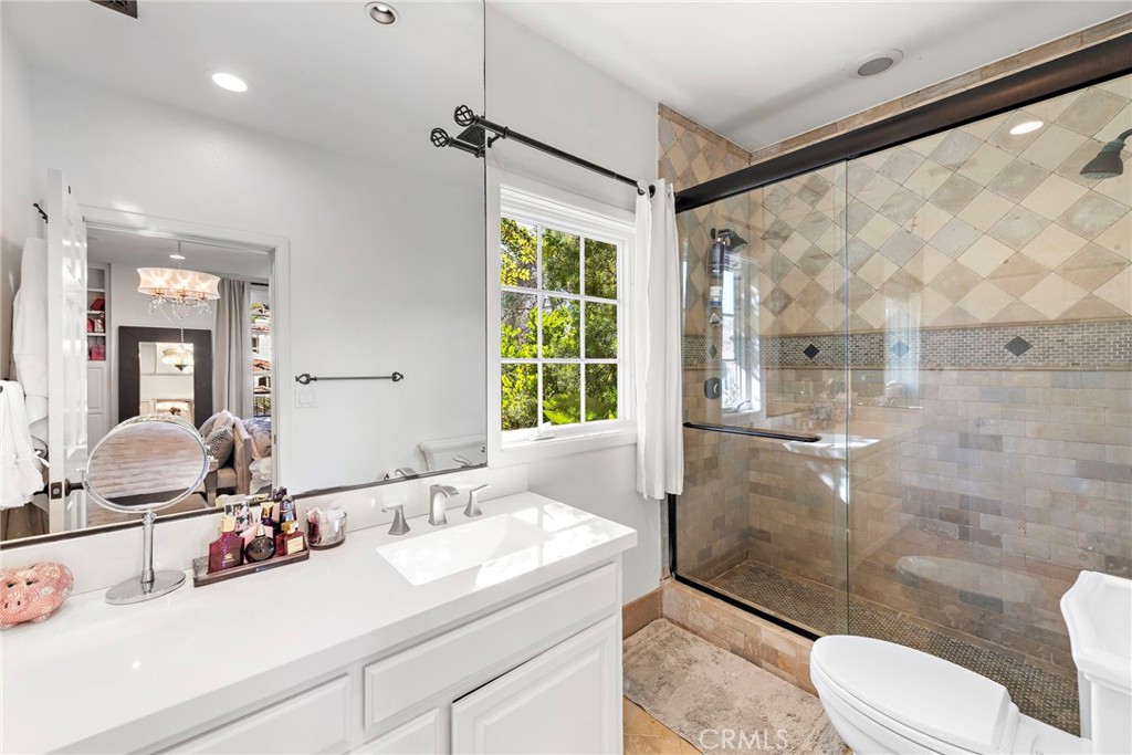 8abdccce Fdc5 4145 B1f2 9672d9067fc5