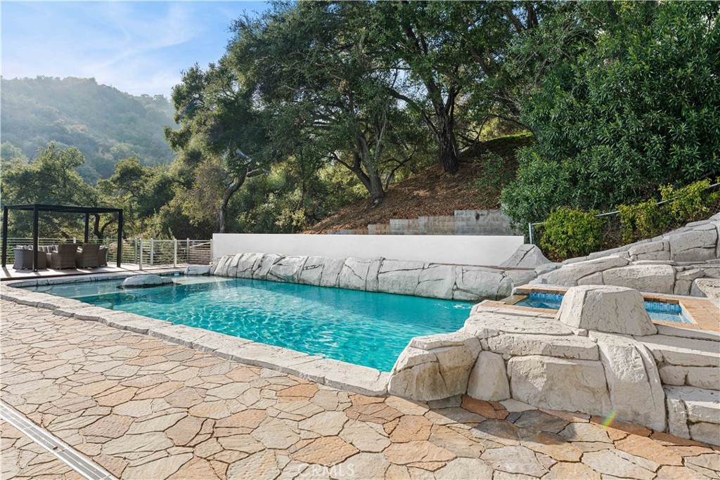 2911 E Chevy Chase DriveGlendale img 51