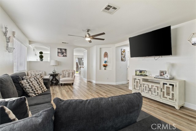 Detail Gallery Image 2 of 39 For 26395 Old Anvil Ln, Moreno Valley,  CA 92555 - 4 Beds | 2 Baths