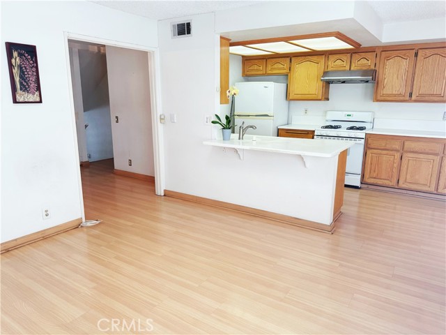 Detail Gallery Image 6 of 19 For 1525 Welldow Ln, Fullerton,  CA 92831 - 3 Beds | 2/1 Baths