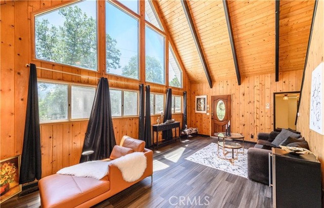29148 Lyon Drive, Cedar Glen CA: https://media.crmls.org/medias/8ac00af5-9846-4add-a772-2a845f5f7be4.jpg