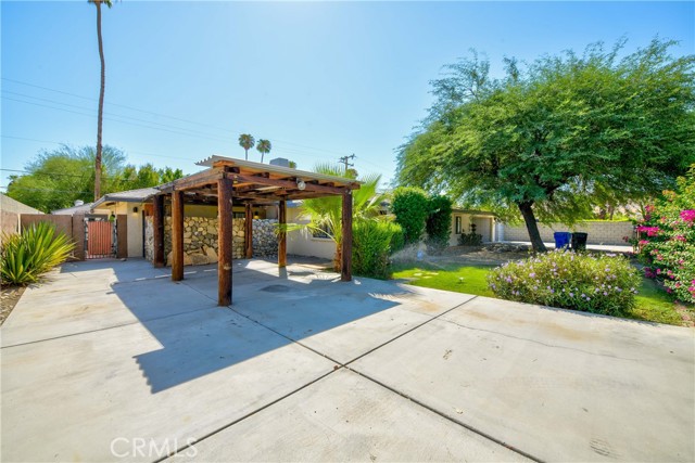 Detail Gallery Image 4 of 30 For 642 S Mountain View Dr, Palm Springs,  CA 92264 - 4 Beds | 3 Baths