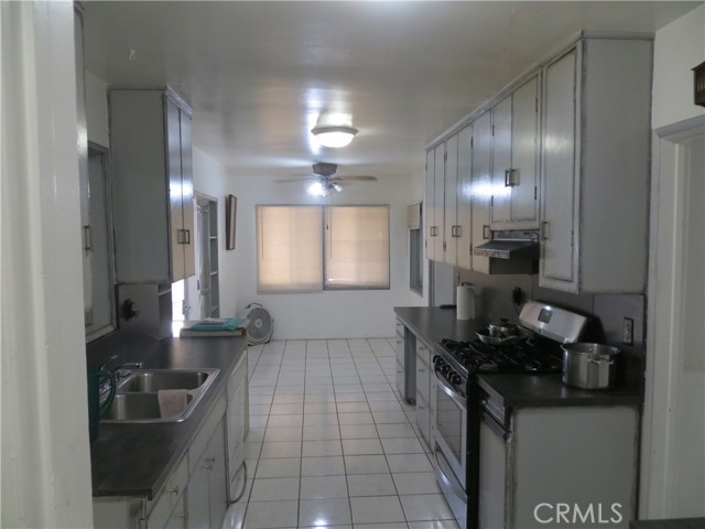 Detail Gallery Image 16 of 35 For 9525 Stanwin Ave, Arleta,  CA 91331 - 3 Beds | 2 Baths