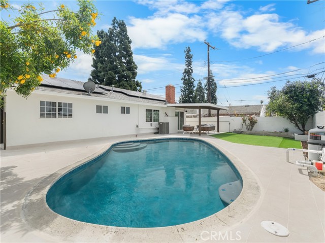 Detail Gallery Image 1 of 39 For 724 S Sail St, Santa Ana,  CA 92704 - 4 Beds | 3/1 Baths
