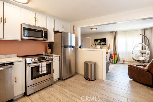 Detail Gallery Image 12 of 32 For 65076 E Broadway, Joshua Tree,  CA 92252 - 2 Beds | 1 Baths