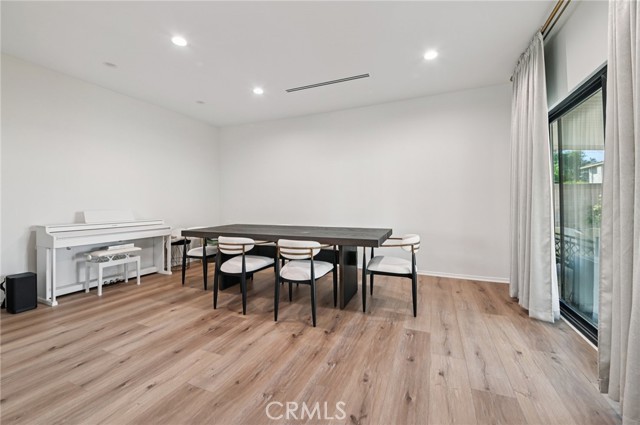 Detail Gallery Image 13 of 31 For 15937 Londelius St, North Hills,  CA 91343 - 3 Beds | 3 Baths