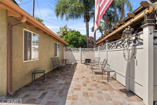 1876 Oregon Avenue, Long Beach CA: https://media.crmls.org/medias/8ac2686d-3a4a-4ed0-9c87-32ca03a4b9b4.jpg