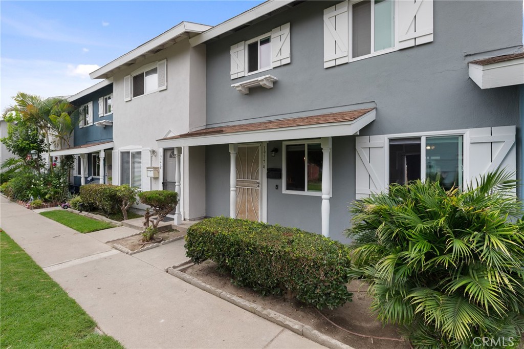 19774 Cambridge Lane