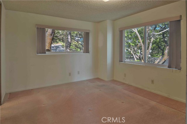 Detail Gallery Image 16 of 36 For 28680 Zion Dr, Lake Arrowhead,  CA 92352 - 3 Beds | 3/1 Baths