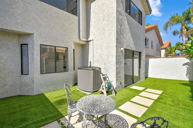 510 Francisca Avenue, Redondo Beach, California 90277, 3 Bedrooms Bedrooms, ,2 BathroomsBathrooms,Residential,For Sale,Francisca,SB26080599