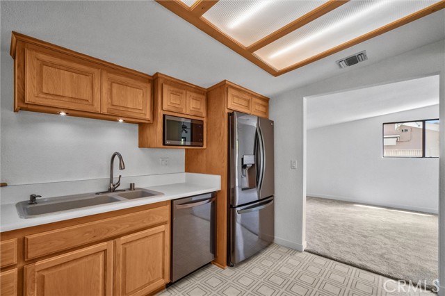 14141 Clarissa Lane, North Tustin CA: https://media.crmls.org/medias/8ac494af-5738-4046-9914-41bc96a7f506.jpg