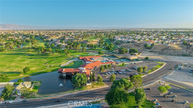 13290 Riverview Drive, Victorville CA: https://media.crmls.org/medias/8ac50459-8fc3-497a-b740-fbd1f5939b4a.jpg
