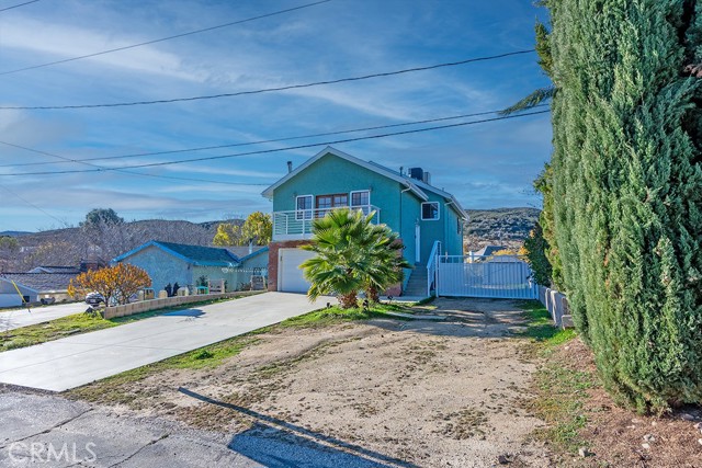 Detail Gallery Image 3 of 33 For 42718 Coolcrest Dr, Lake Hughes,  CA 93532 - 3 Beds | 3 Baths