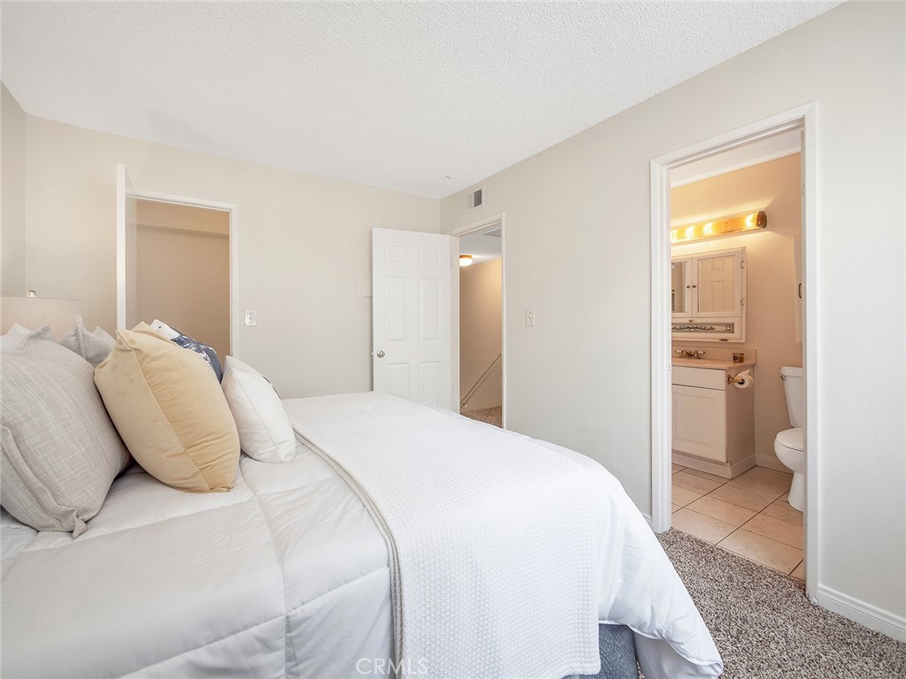851 E 9th Street 205