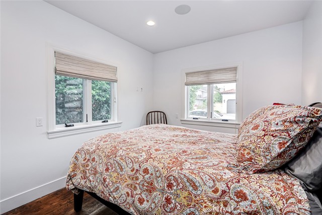 1833 8th Street, Manhattan Beach CA: https://media.crmls.org/medias/8ac6e36b-442d-4b1f-ba5b-0ad186a7884e.jpg